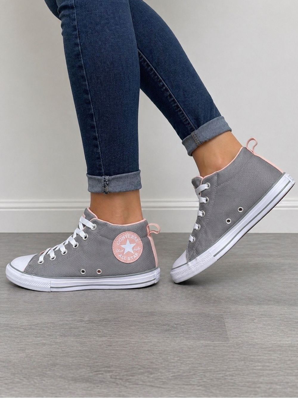 Converse Chuck Taylor All Star Mid Gray Pink Sneakers Women’s 6 Youth 6Y